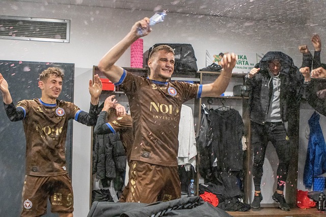 熱刺16歲青訓小將摩爾簽約首份職業合同，本周日官宣.